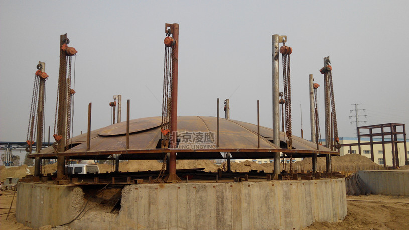 群吊電動葫蘆油罐焊接使用現場